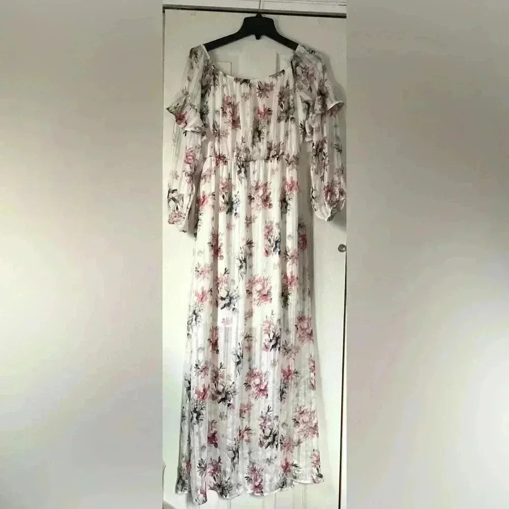 NWT Pinkblush Ivory floral off the shoulder maxi dress Size Large